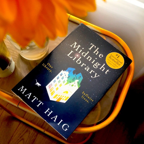 The Midnight Library - Book by Matt Haig - Picture 1 of 2
